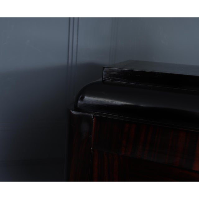 Brown Art Deco French Macassar Ebony Display Cabinet, 1925 For Sale - Image 8 of 17