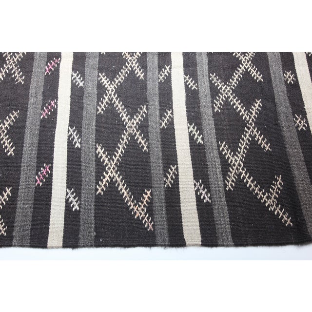 Mid 20th Century Vintage Cicim Kilim With Modern X-Motif Design – Handwoven Anatolian Flatweave Kilim -7' 3'' X 10' 6'' For Sale - Image 5 of 10