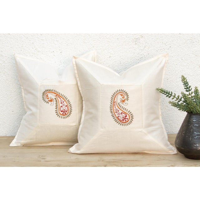 Textile Pair of Kairi Ivory Paisley Pillow Cover For Sale - Image 7 of 7