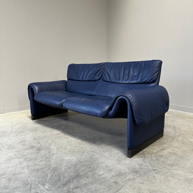 Vintage DS2011 Sofa in Blue Leather from de Sede, 1990s, in Good conditions. Designed 1980 to 1989