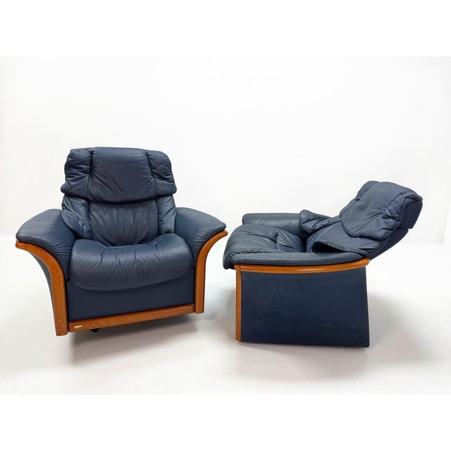 Vintage Adjustable Swivel Chairs in Blue Leather and Beech from Ekornes Stressless, 1980s, Set of 2 For Sale - Image 6 of 17