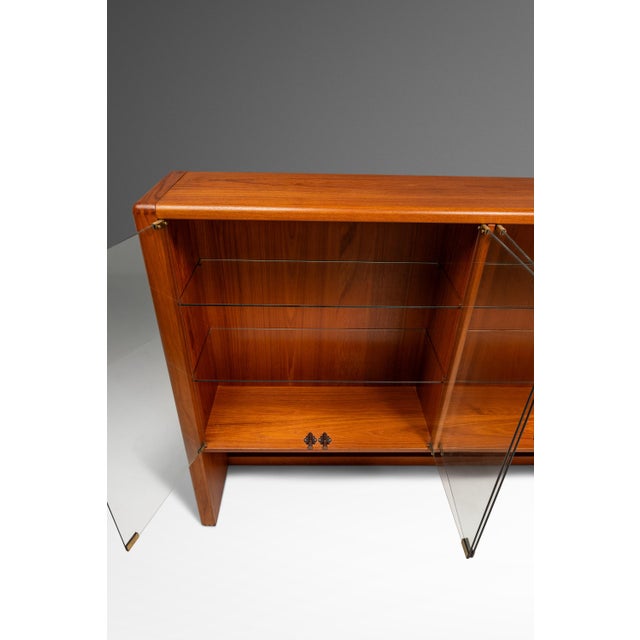 Wood Danish Mid-Century Modern Display Case / Cabinet Topper in Teak W/ Glass Doors & Adjustable Shelves Attributed to D-Scan, C. 1980s For Sale - Image 7 of 14