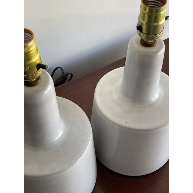 1960’s Jane and Gordon Martz Ceramic Table Lamps - a Pair For Sale In Philadelphia - Image 6 of 8