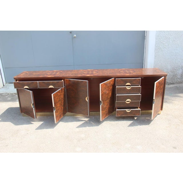 Walnut Burl and Brass Sideboard by Carlo Torriggiani, 1970 For Sale - Image 11 of 16