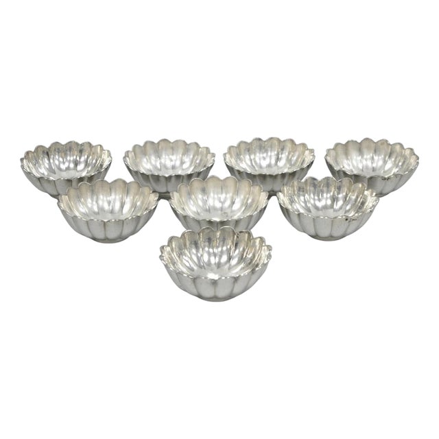 Vintage Regency Style Silver Plated Scalloped Stacking Nut Dish Bowl - Set of 8 For Sale