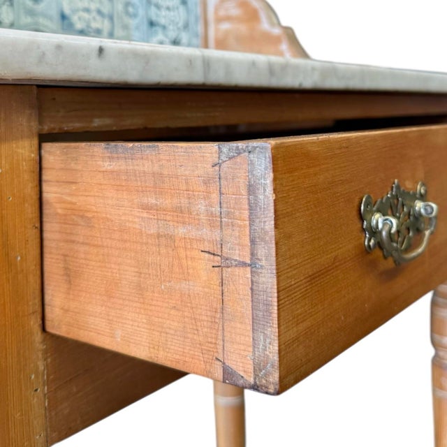 Blue Late 19th Century English Pine Washstand With Blue and White Tile Backsplash For Sale - Image 8 of 10