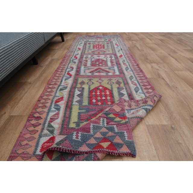 Tribal 1970s Vintage Turkish Oushak Handmade Wool Cotton Pink Runner Rug For Sale - Image 3 of 11
