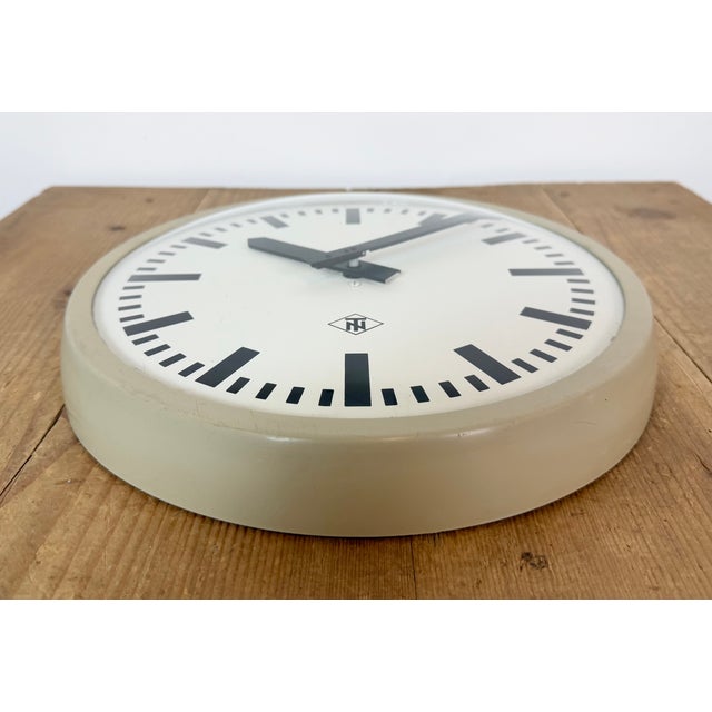 Vintage Industrial Wall Clock from TN, 1960s For Sale - Image 10 of 16