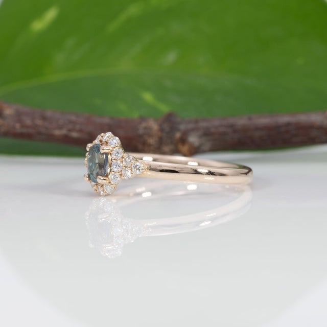Natural Alexandrite Ring With Natural Diamond Accents: Solid 14k Gold, 5x3.4mm, Size 6.75 For Sale - Image 9 of 12