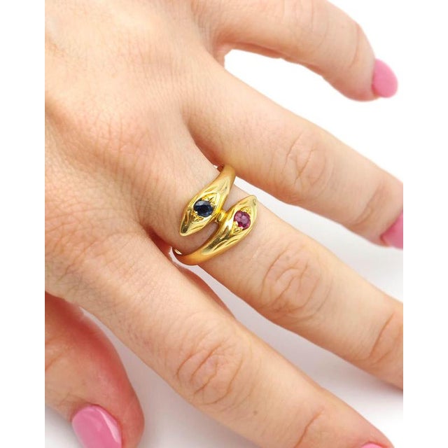 Sapphire and Ruby Snake Ring from Wempe, 1980s For Sale - Image 6 of 7