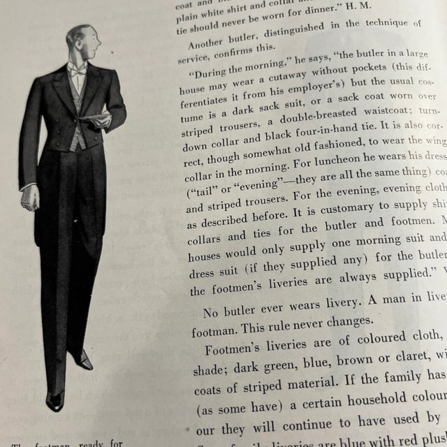 1930s 1930 Vogue's Book of Smart Service Book For Sale - Image 5 of 11