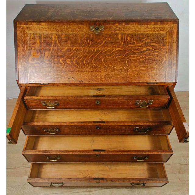 Antique English George III Writing Bureau in Oak, 18th Century For Sale - Image 6 of 18