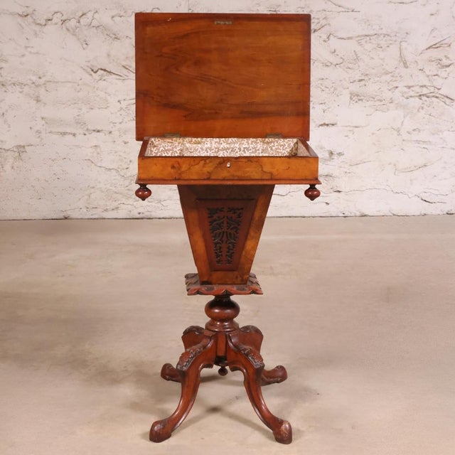 20th Century Central Pedestal English Sewing Table For Sale - Image 4 of 6