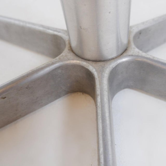 Late 20th Century Star Base Dining Table attributed to Arne Jacobsen for Fritz Hansen, 1970s For Sale - Image 5 of 16
