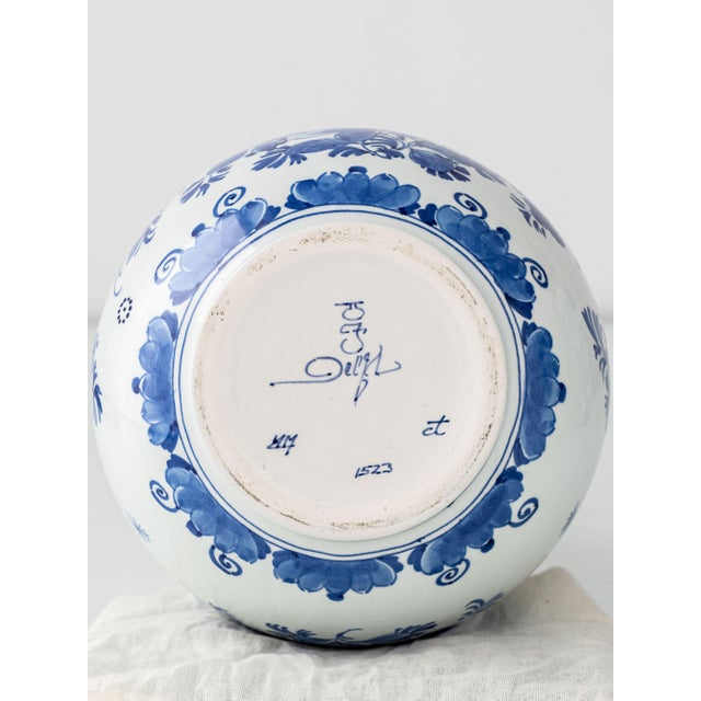 Metal Blue & White Ceramic Table Lamps with New Vermilion Silk Shades from Royal Delft, 1974, Set of 2 For Sale - Image 7 of 18