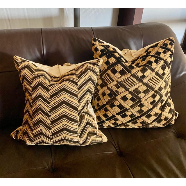 Kuba Shoowa Raffia Grass + Silk Pillows, Set of 2 (Congo) For Sale - Image 6 of 12