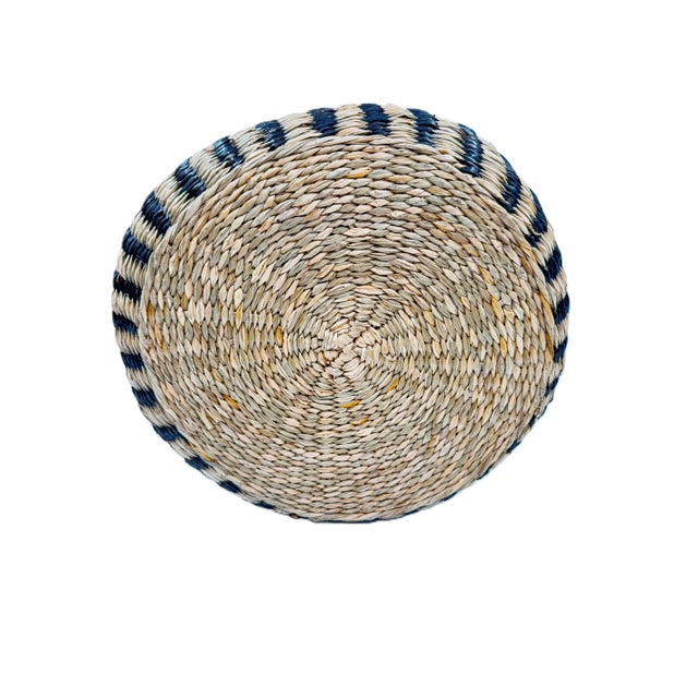 Small Handwoven Vietnamese Seagrass Basket in Black & Natural Woven Pattern For Sale - Image 4 of 7