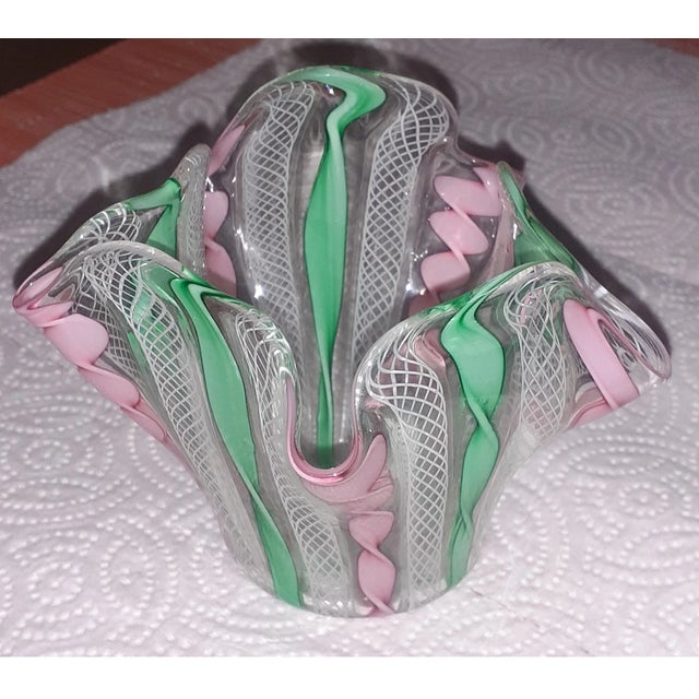 Beautiful vintage Venetian Murano glass bowl, expertly hand-blown and featuring classic latticino (white filigree) cane...