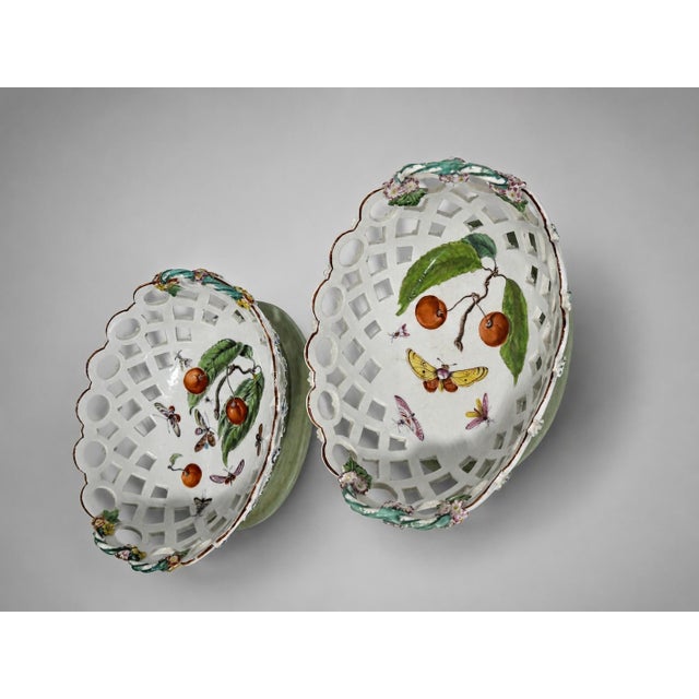 Turquoise Pair of Derby "Moth Painter" Reticulated Porcelain Baskets C. 1758–1765 For Sale - Image 8 of 10