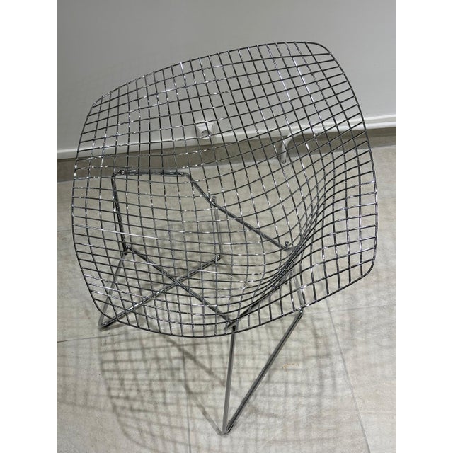 Diamond Armchair by Harry Bertoia for Knoll, 2000s, in Flawless conditions. Designed 1960 to 1969 This piece has an...