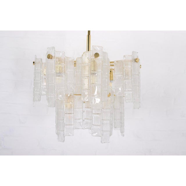 Hollywood Regency Tiered Pendant Light in Brass and Curved Glass, 1970s For Sale - Image 3 of 7