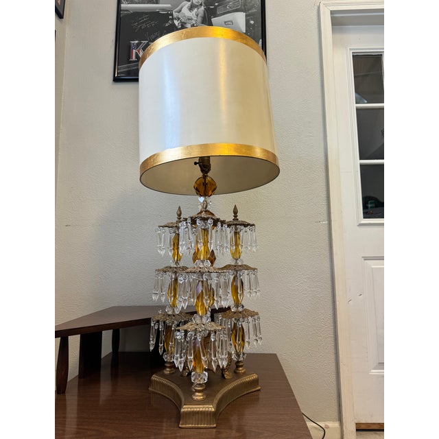 Mid-Century Modern Loevsky & Loevsky 1960's Hollywood French Regency Tiered Brass Waterfall Crystal Prism Table Lamp For Sale - Image 3 of 9