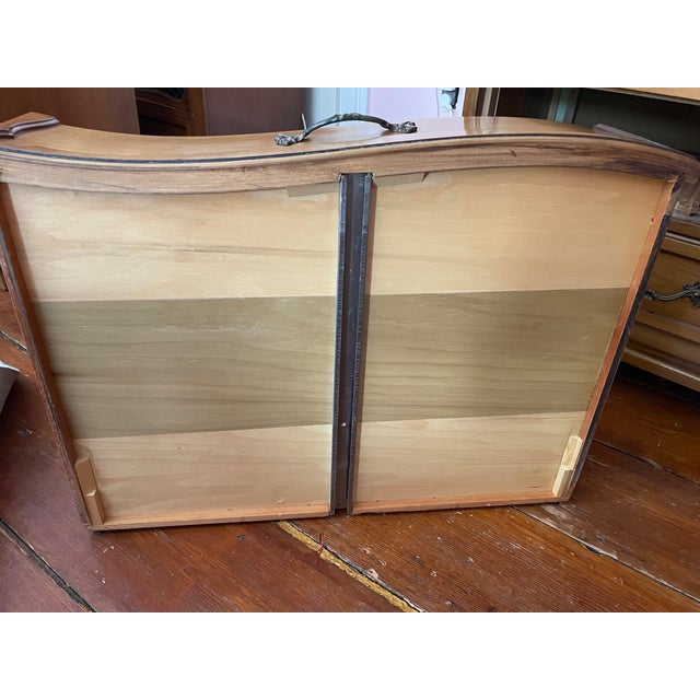 Vintage 1950s/60s R-Way French Provincial 4-Piece Bedroom Suite For Sale - Image 10 of 18