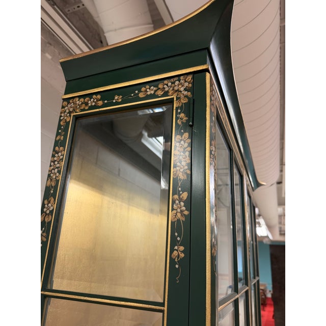 Chinoiserie Pagoda Top Chinoiserie Display Cabinet in Green Lacquer From Union National For Sale - Image 3 of 12