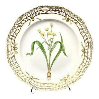 Royal Copenhagen Flora Danica, Gagea Lutea Var Glaucascens Lge., Gilt Border For Sale