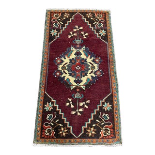 Turkish Yastik Rug 1'6" x 2'10" For Sale