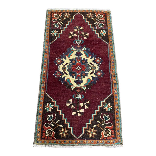 Turkish Yastik Rug 1'6" x 2'10" For Sale