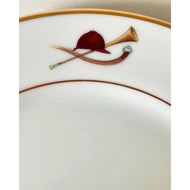 1980s Vintage Huntsman, Serving Platter and Two Plates With an Equestrian Theme For Sale - Image 5 of 7