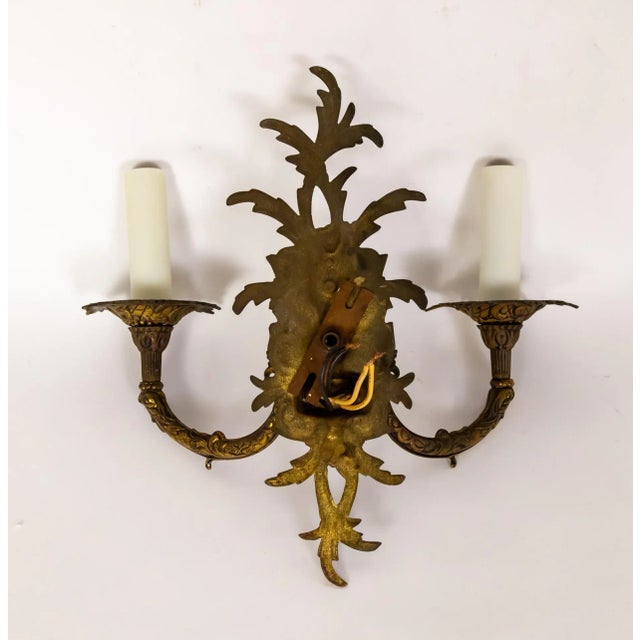 1940s Cast Brass Acanthus Leaves 2-Light Sconce For Sale - Image 11 of 11