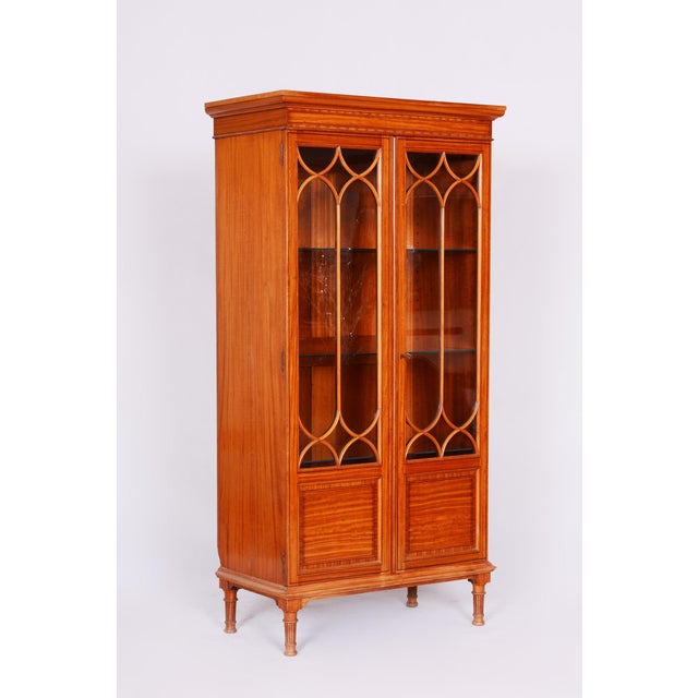 19th Century British Satin Wood Dining Room Set with 12 Chairs from Maple & Co., Set of 15 For Sale - Image 13 of 18