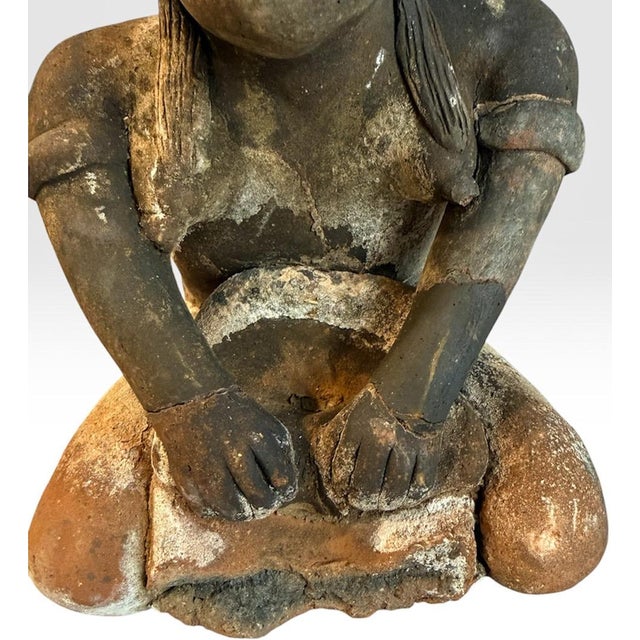 Terra Cotta Mid 20th Century Pre-Columbian Style Nayarit Terracotta Kneeling Woman Grinding Metate Effigy Sculpture For Sale - Image 8 of 11