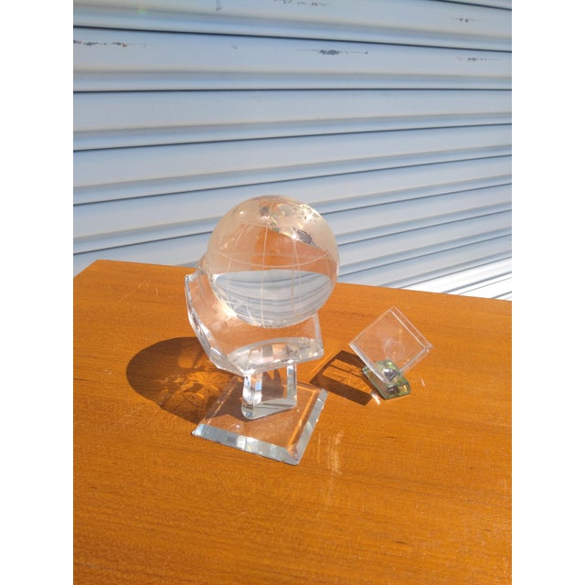 Late 20th Century Late 20th Century Crystal Globes On Lucite Stand And Etched Cube - Set of 4 For Sale - Image 5 of 6