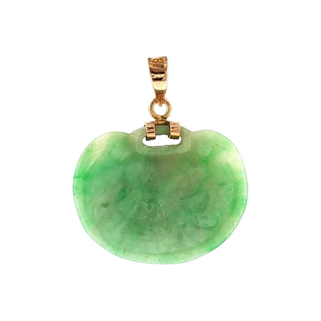 Modern Late 20th-Century Carved Jadeite 18 Karat Bail Pendant For Sale - Image 3 of 5