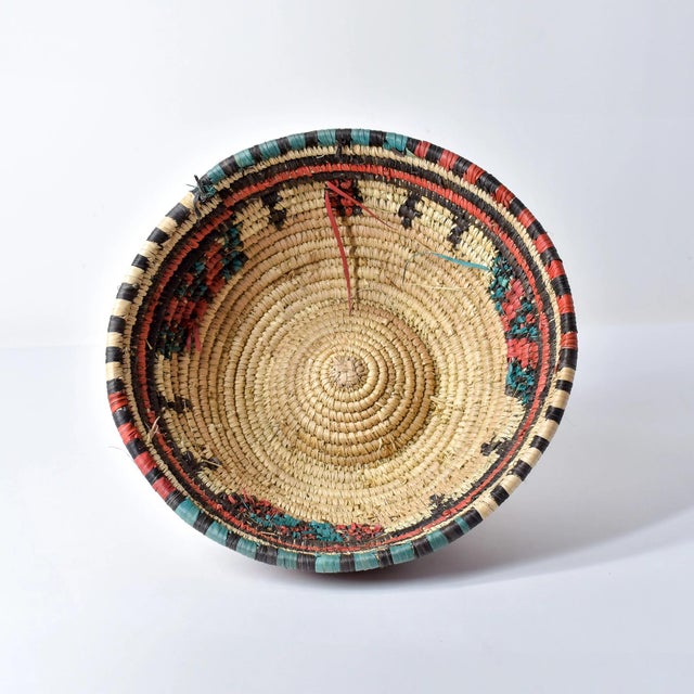 African Early 20th Century Hausa Grass Basket Bowl Nigeria 10 Inch For Sale - Image 3 of 9