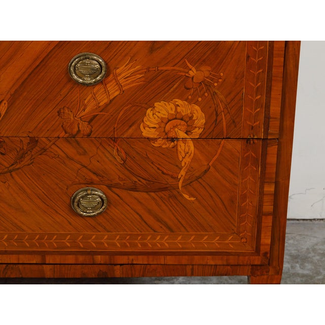 Italian Neoclassical Period 1800s Fruitwood Four-Drawer Commode with Marquetry For Sale - Image 4 of 12
