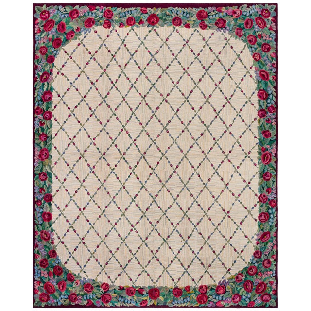 Doris Leslie Blau American Hooked Vintage Floral Cream Beige - Hand-Knotted Rug For Sale