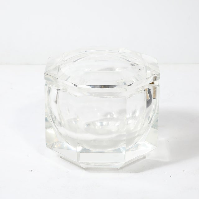 1970s Mid-Century Faceted Swivel Top Lucite Octagon Ice Bucket by Carole Stupell For Sale - Image 5 of 12