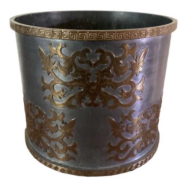 Vintage Chinoiserie Palm Beach Style Pewter W/Brass Overlay Ornamentation Jardiniere Hong Kong For Sale