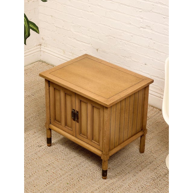 American of Martinsville Mid 20th Century Pair of American of Martinsville Nightstands For Sale - Image 4 of 12
