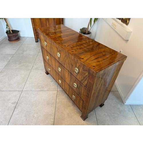 Biedermeier Chest of Drawers in Walnut For Sale - Image 5 of 15