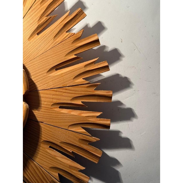 Hollywood Regency Hand-Crafted Pine Wood Starburst Sun Wall Lamps, Italy, 1980s, Set of 2 For Sale - Image 3 of 18