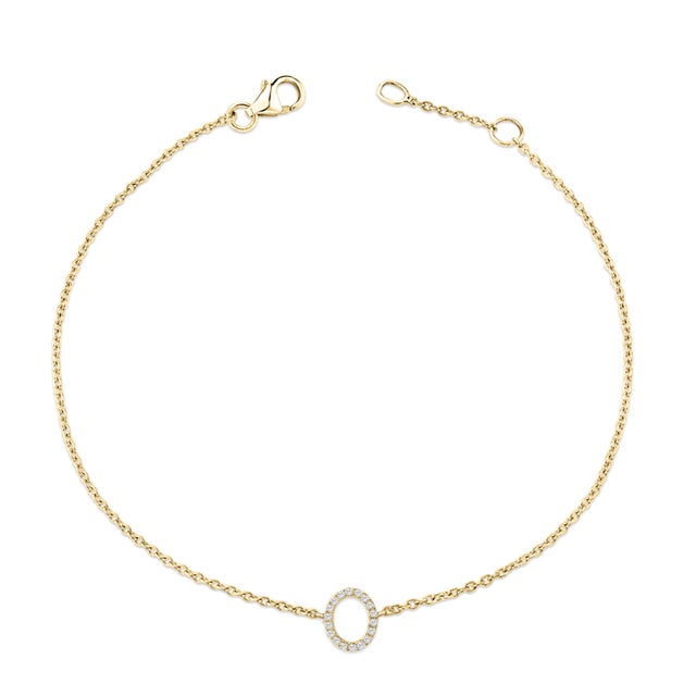 Immerse yourself in the understated elegance of this 10K yellow gold bracelet, for an enrapturing shimmer that captures...