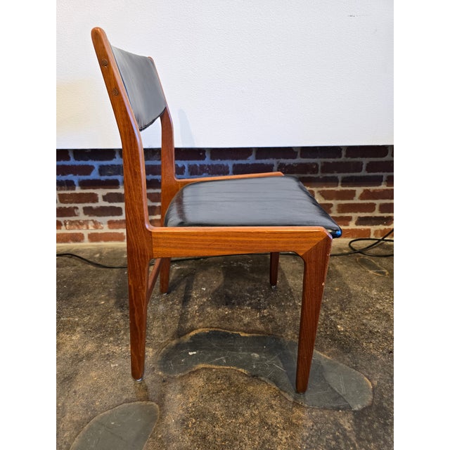 1960s 8 Teak & Black Danish Dining Chairs MCM Vintage For Sale - Image 5 of 12