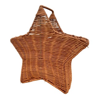 Natural Woven Wicker Rattan Star Shaped Basket With Handle For Sale