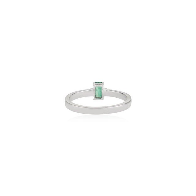 Classic Emerald & Diamond Solitaire Ring in 925 Sterling Silver - Size 7 For Sale - Image 6 of 11