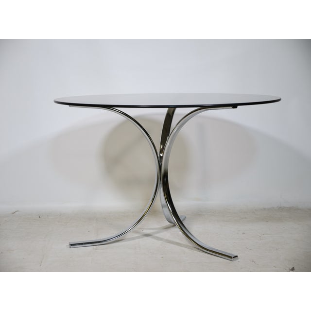 Metal Mid-Century Cantilever Armchair and Coffee Table in Chrome and Smoked Glass, 1970s, Set of 3 For Sale - Image 7 of 12